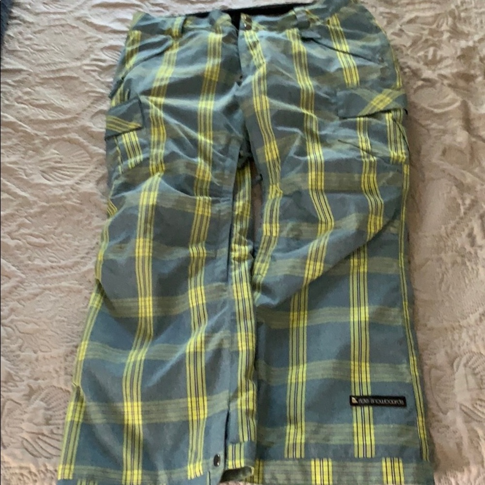 Snowboard pants